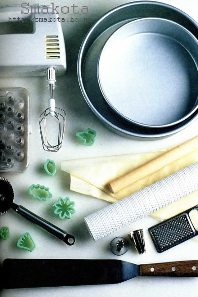 инструменты и принодлежности для приготовления тортов